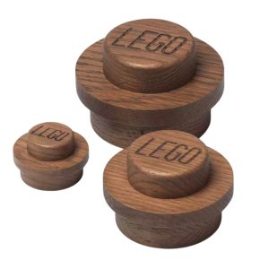 Tmavá dubová sada tří věšáků LEGO® Wood  - Průměr47/79/94 mm- Věšák Dubové dřevo