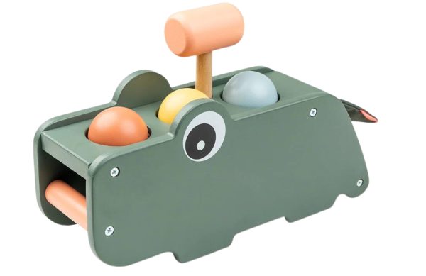 Zelená dřevěná zatloukací hračka Done by Deer Croco  - Výška13