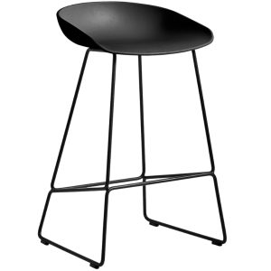 Černá plastová barová židle HAY AAS 38 s kovovou podnoží 64 cm  - Výška76 cm- Šířka 47 cm
